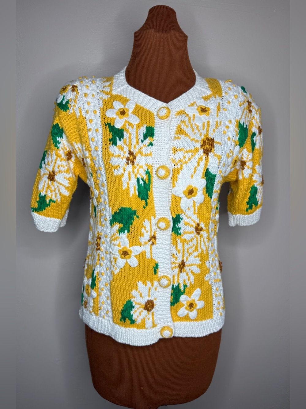 The Eagles Eye Vintage Hand Knit Floral Button-Front Cardigan Short Sleeve Small